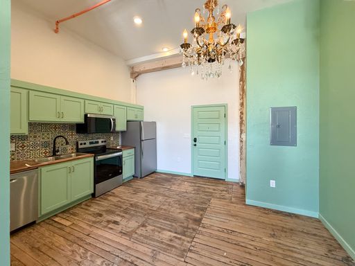 320 W Walnut St, Apt 207 – photo 1