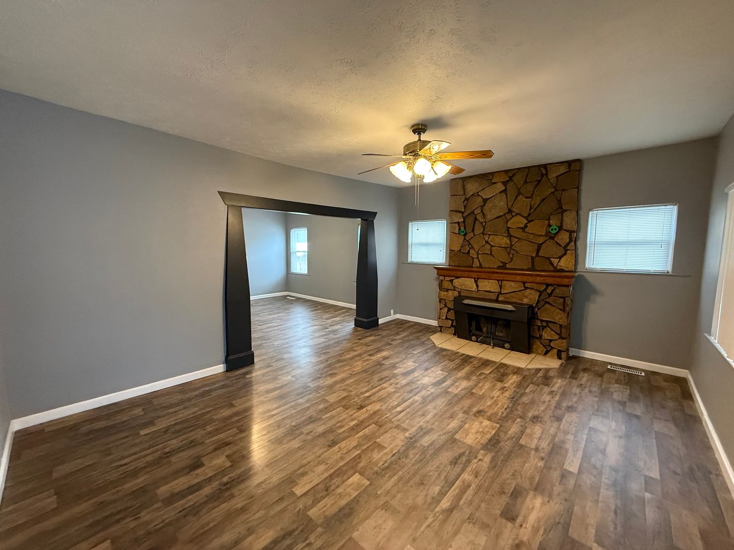 1031 W Turner St, Springfield, MO 65803 - Photo 2