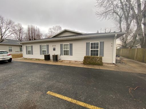 211 Robberson, Unit B