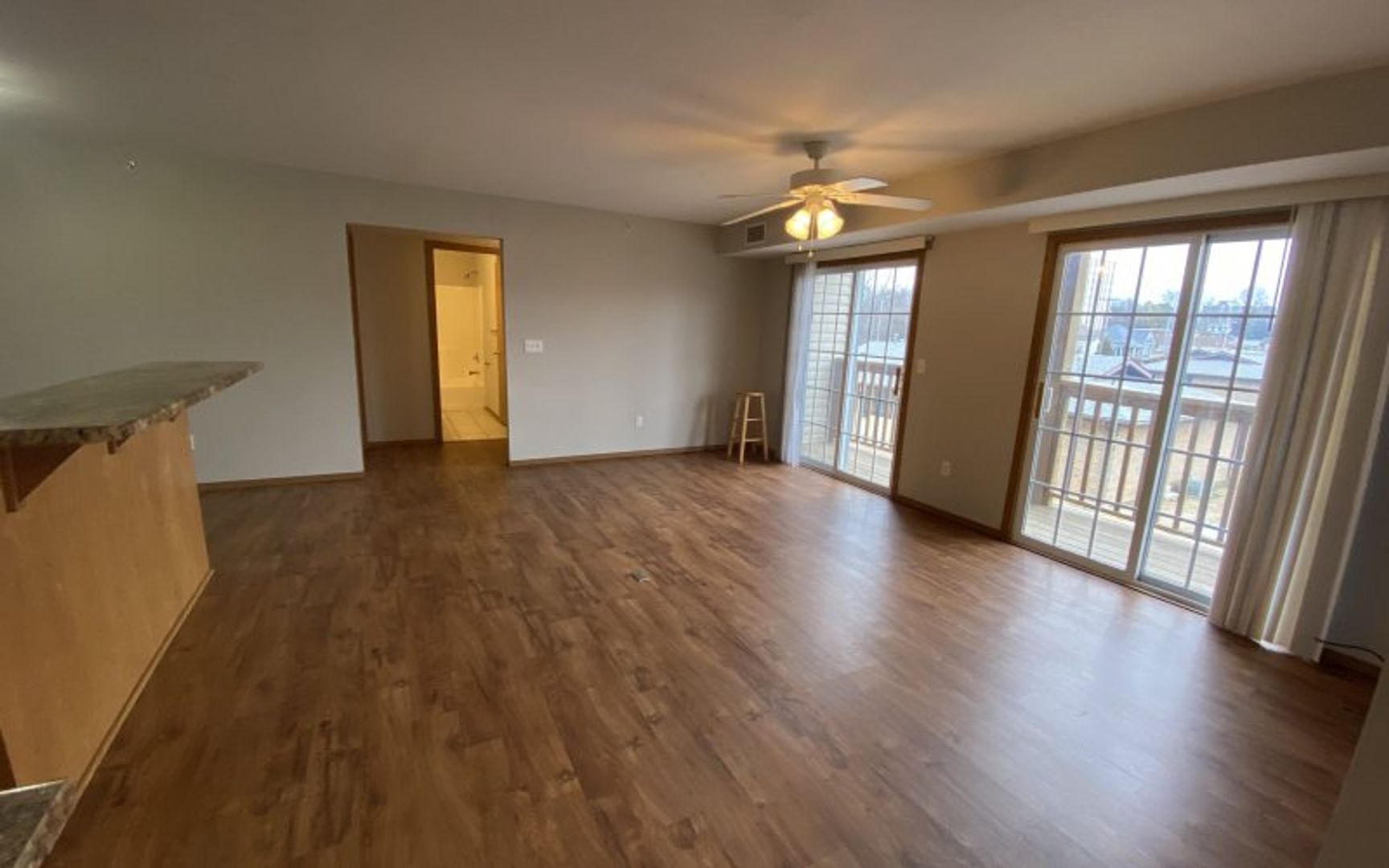 ALL UTILITIES INCLUDED - Photo 2