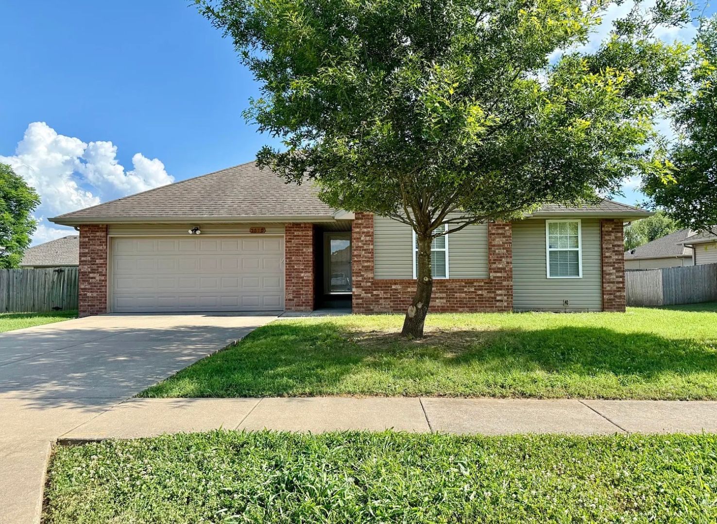 5610 W Sugar Pine, Springfield, MO 65802