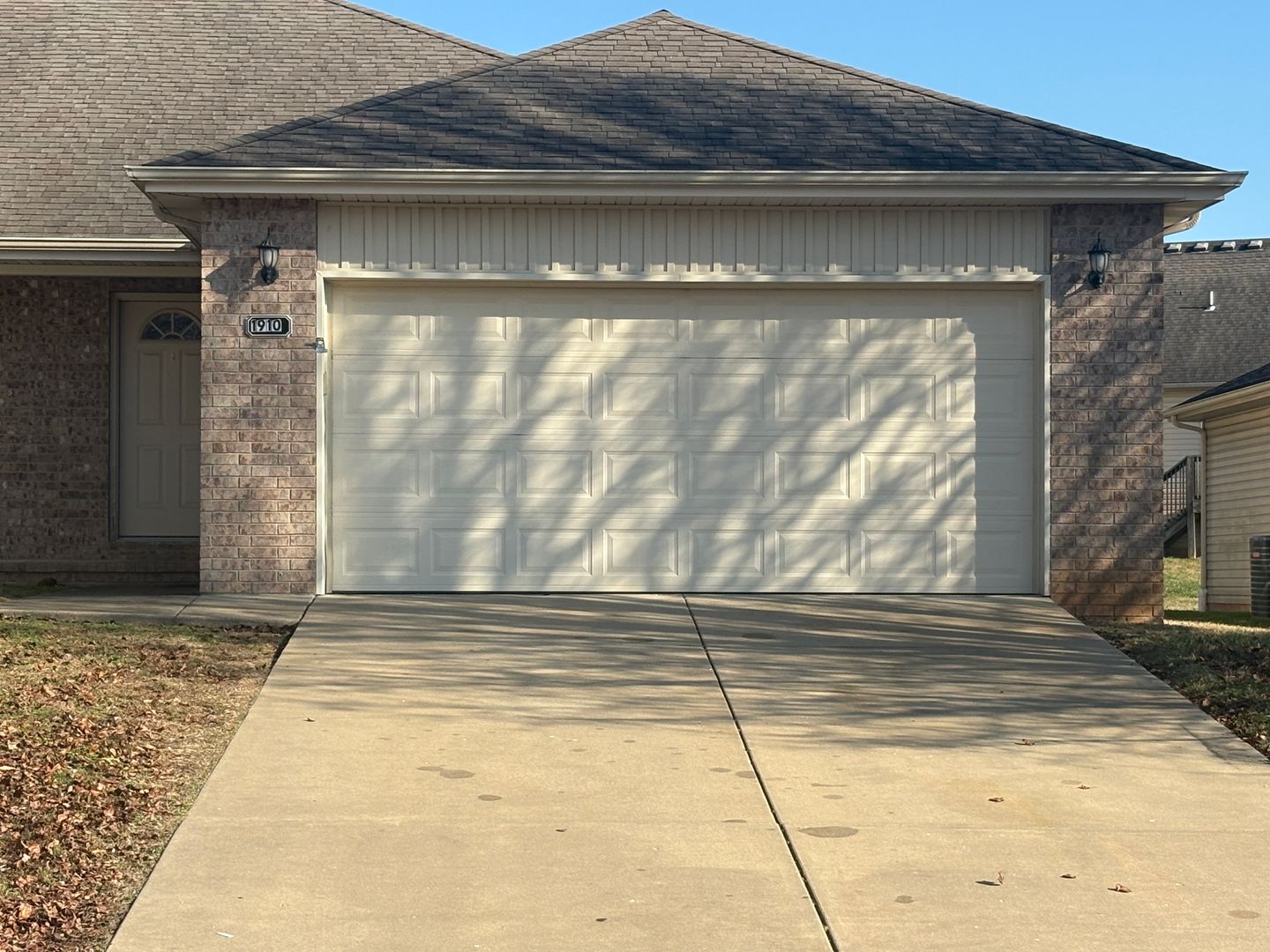 1910 S Farm Road 123, Springfield, MO 65807