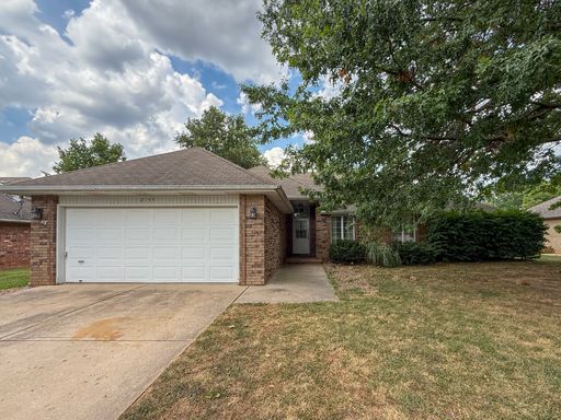 2155 E Cragmont, Springfield, MO 65804