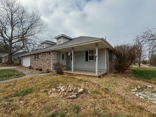 1312 Walnut Lawn Ct, Springfield, MO 65807