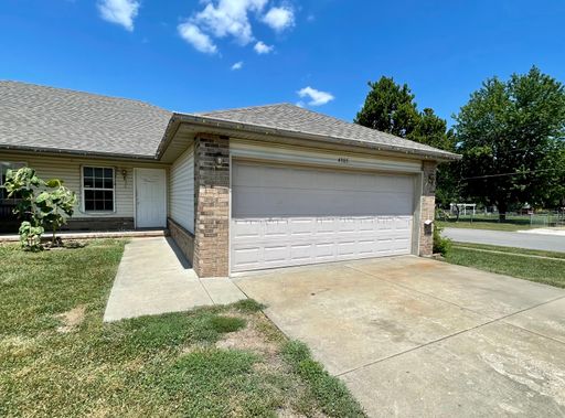 4305 W La Siesta, Springfield, MO 65802