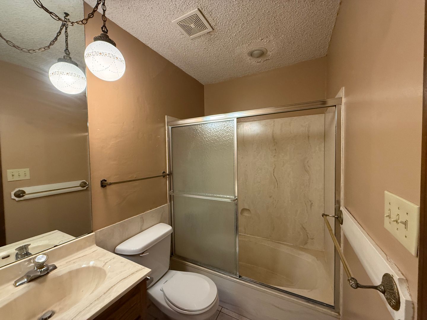 1701 E Lark St, Springfield, MO 65804 - Photo 9