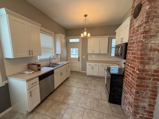 1005 S Roanoke Ave , Springfield, MO 65807
