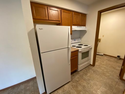 726 E Bain