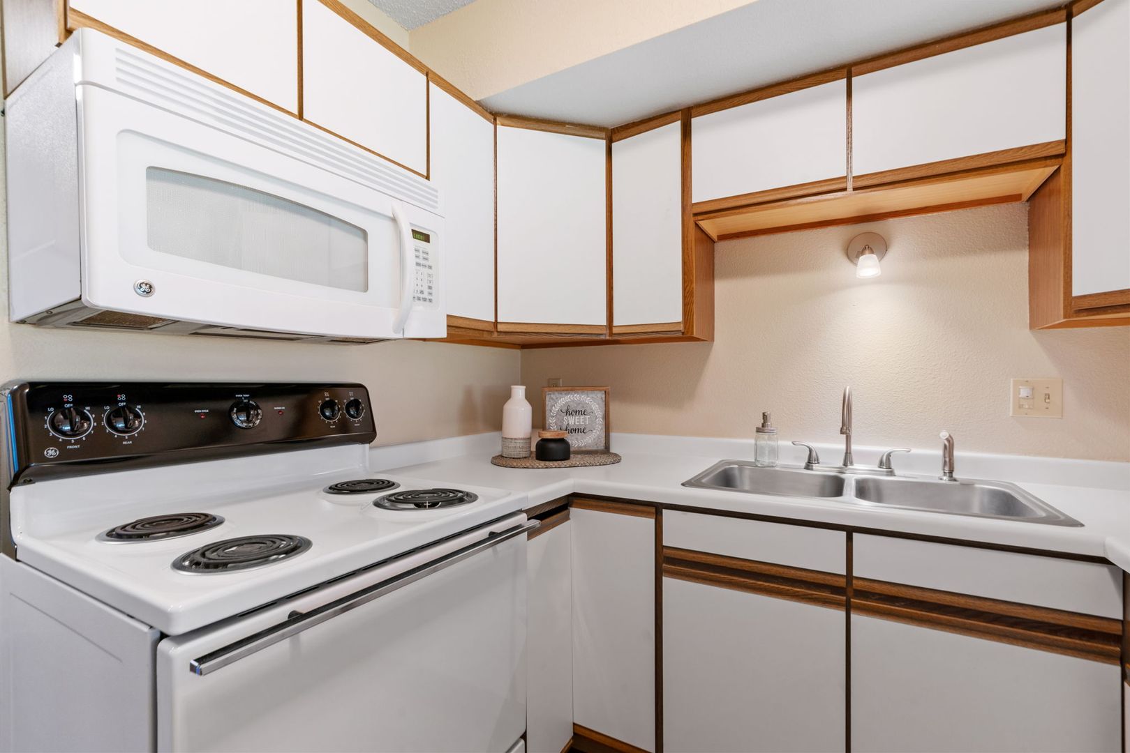 Woodbury Townhome: 2187 Cypress Drive