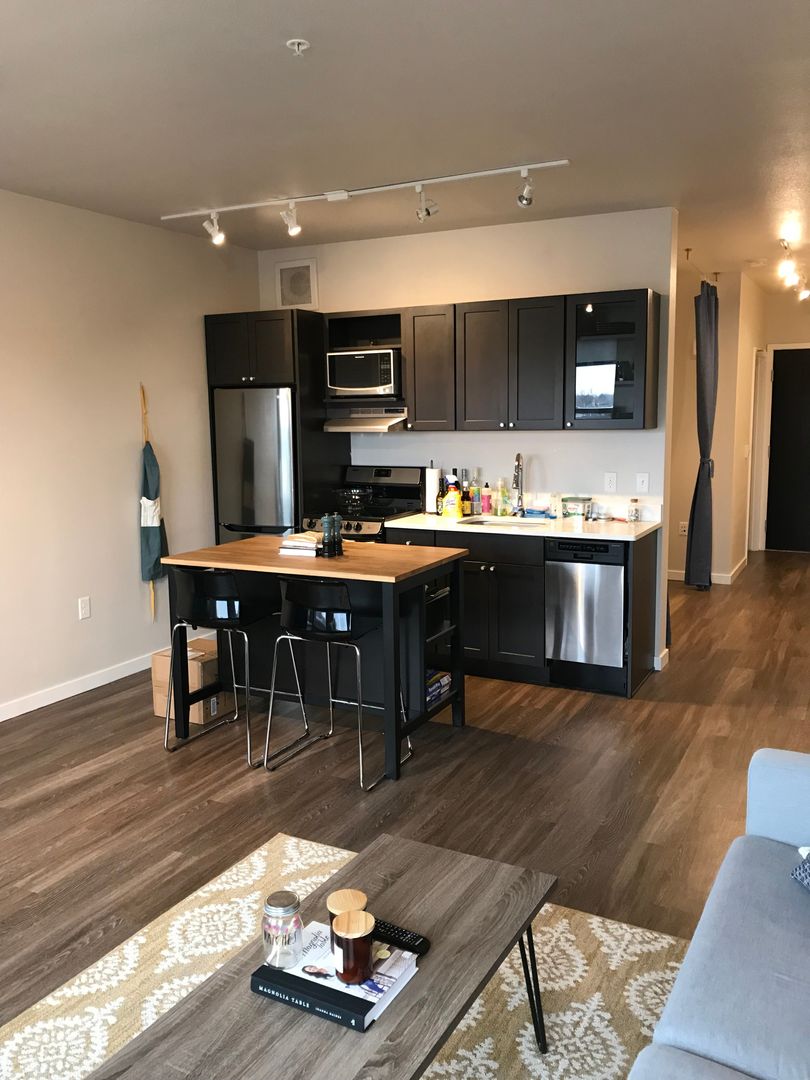 Minneapolis Apartment: 1006 West 24th Street