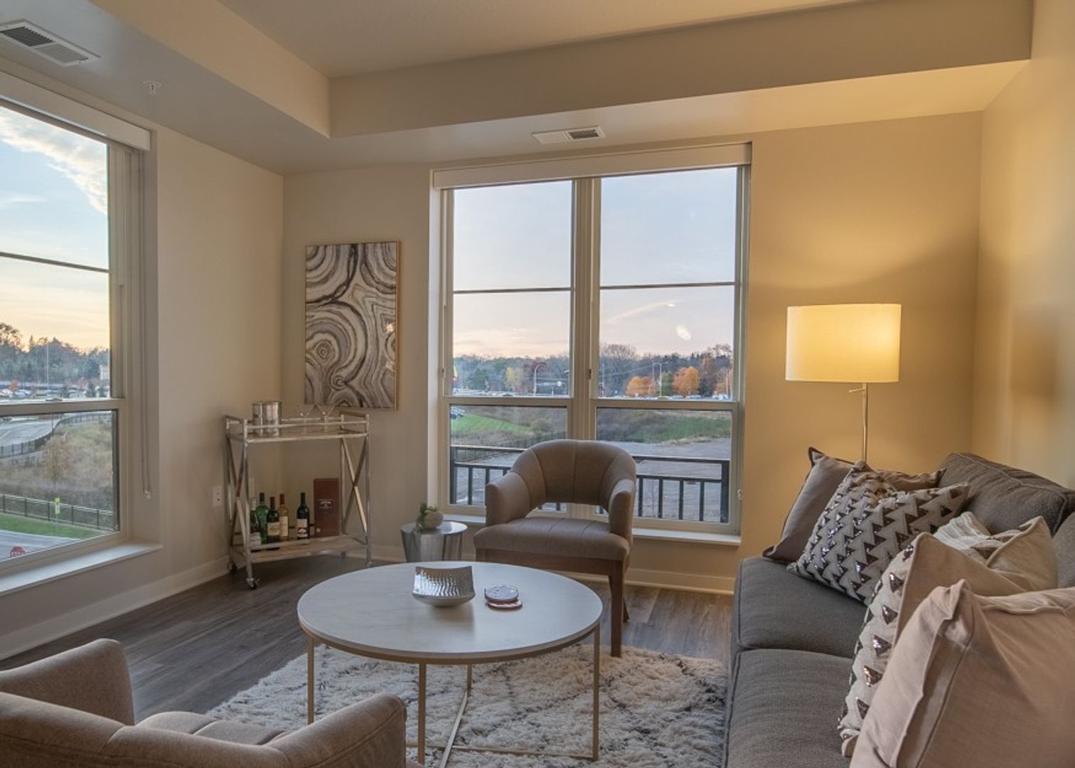 Mendota Heights Apartment: 720 S Plaza Way
