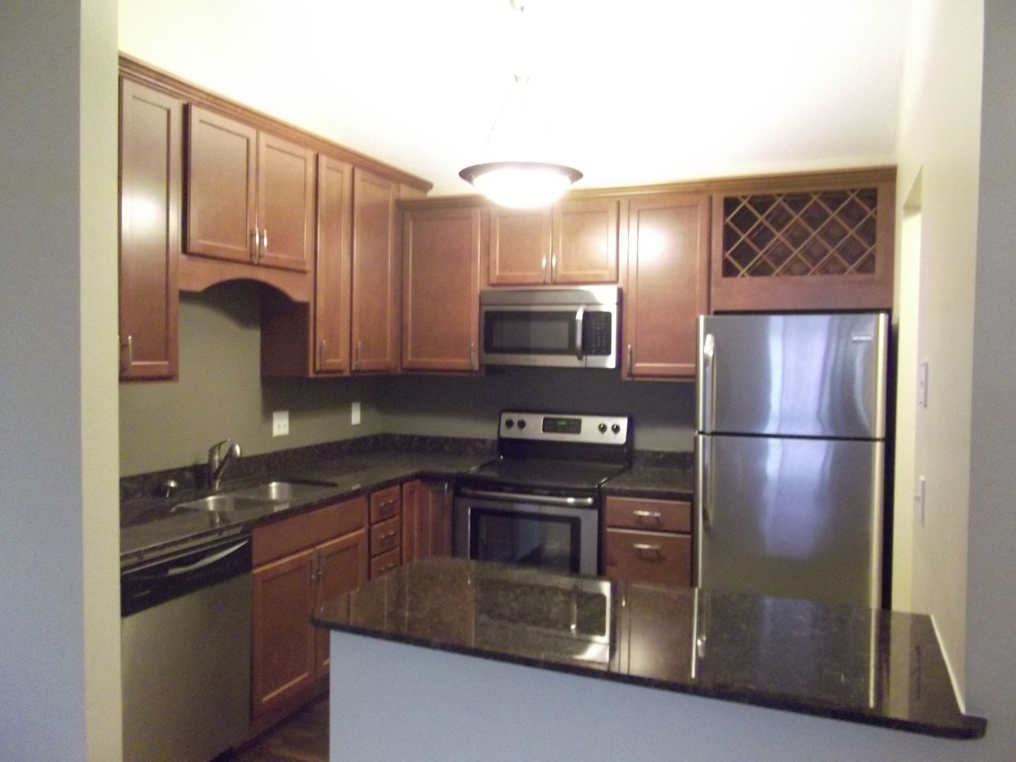 Plymouth Apartment: 3900 Plymouth Blvd