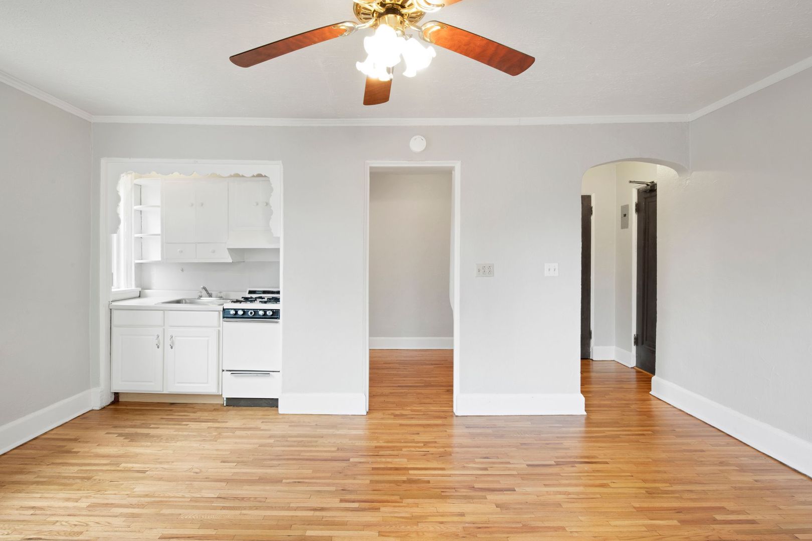 St. Paul Apartment: 723 South Woodlawn Ave