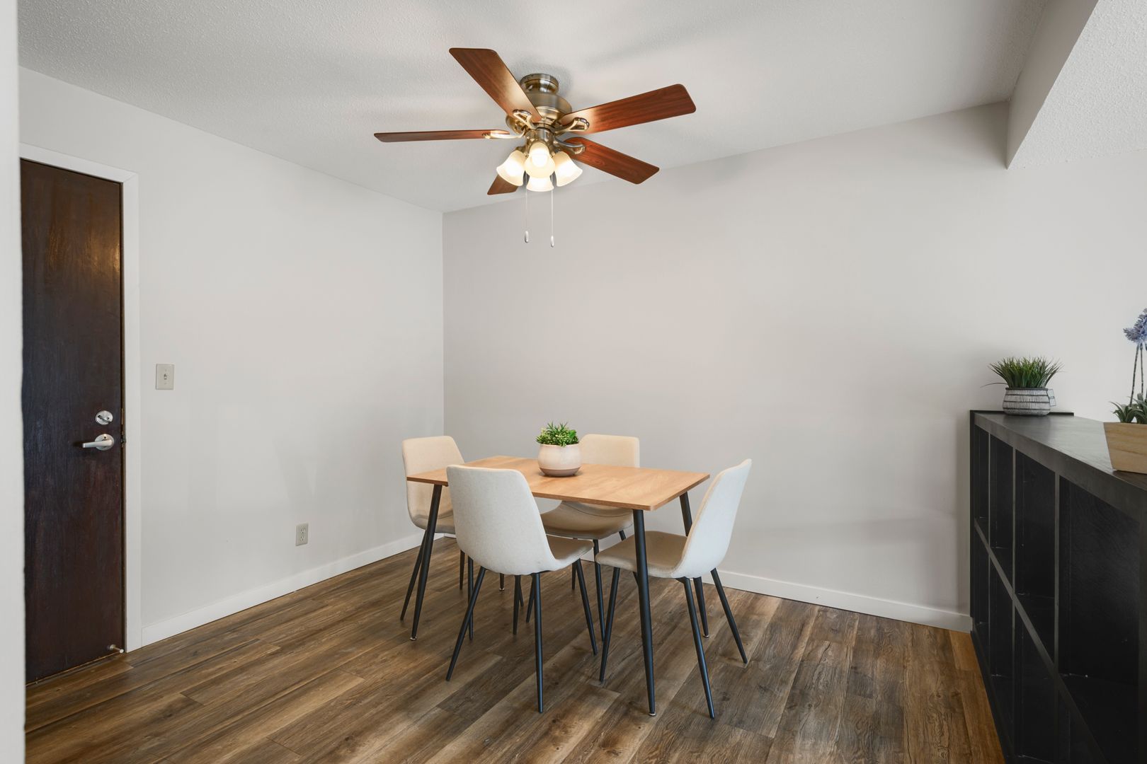 Minneapolis Apartment: 3031 Ewing Ave S