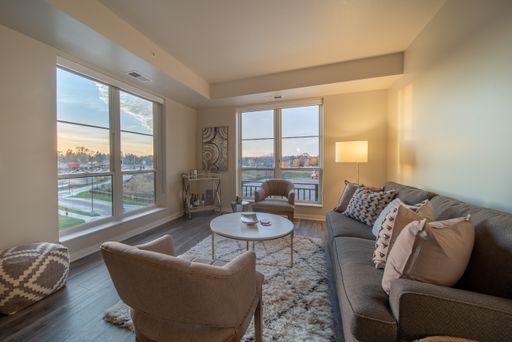 Expansive Two Bedroom with a Fireplace - The Retreat #310 | *ONE-MONTH FREE* – photo 1