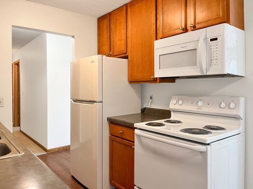 $500 OFF! Spacious Corner 1-Bedroom/1-Bath @ View Pointe Apartments!