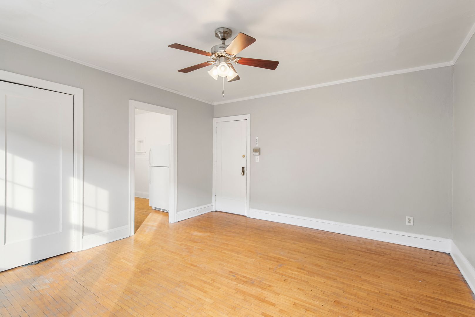 St. Paul Apartment: 1329 Grand Ave