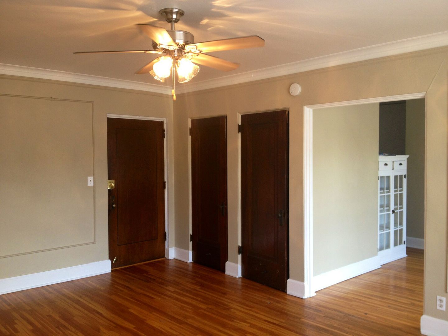 St. Paul Apartment: 616 Summit Ave