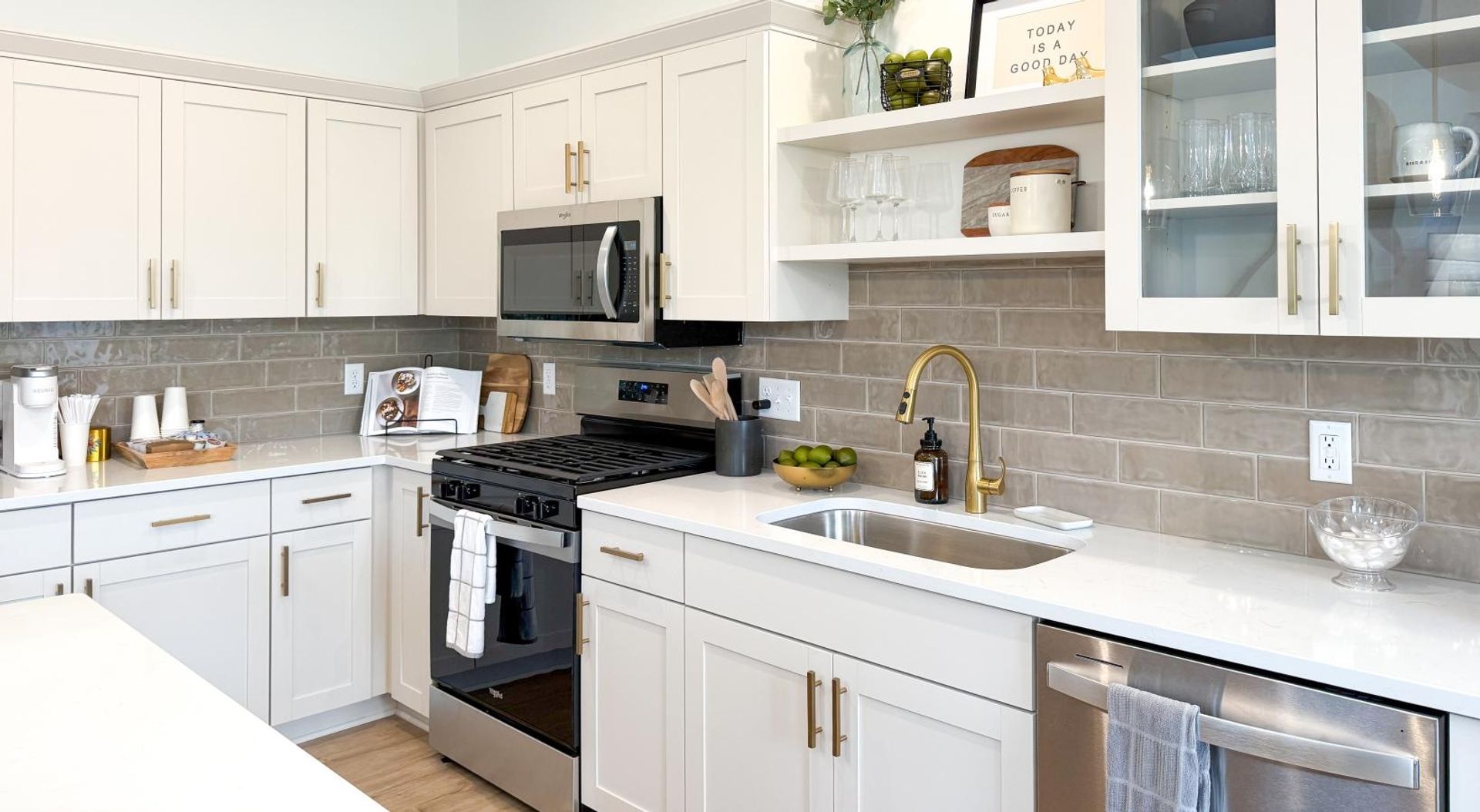 Mendota Heights Apartment: 765 South Plaza Drive