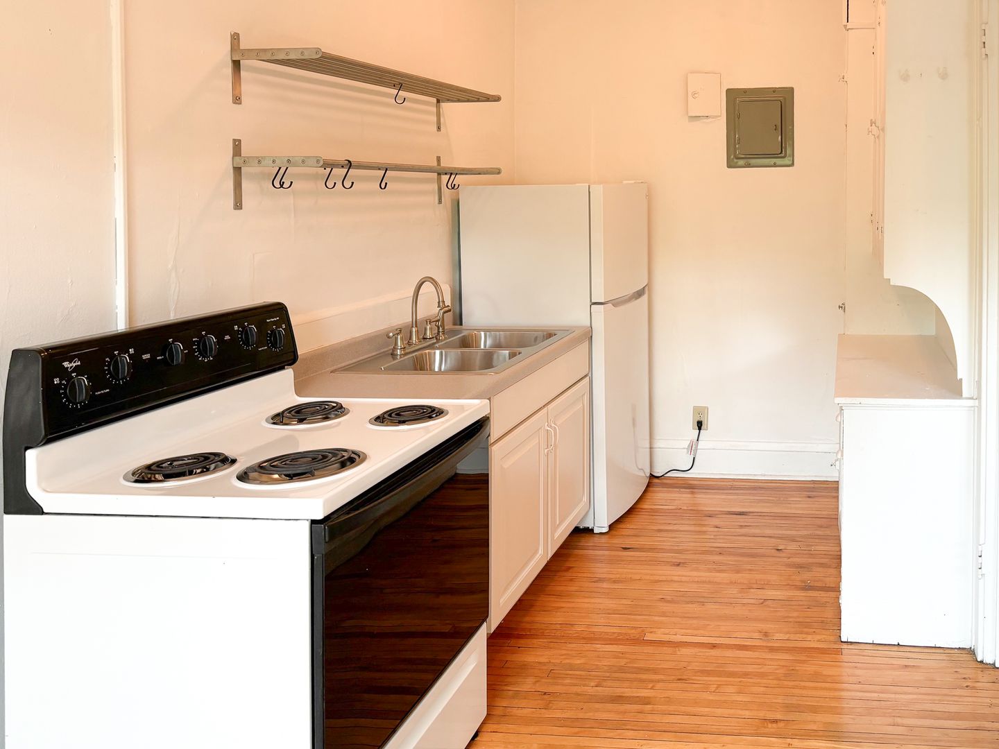 St Paul Apartment: 616 Lincoln Ave.