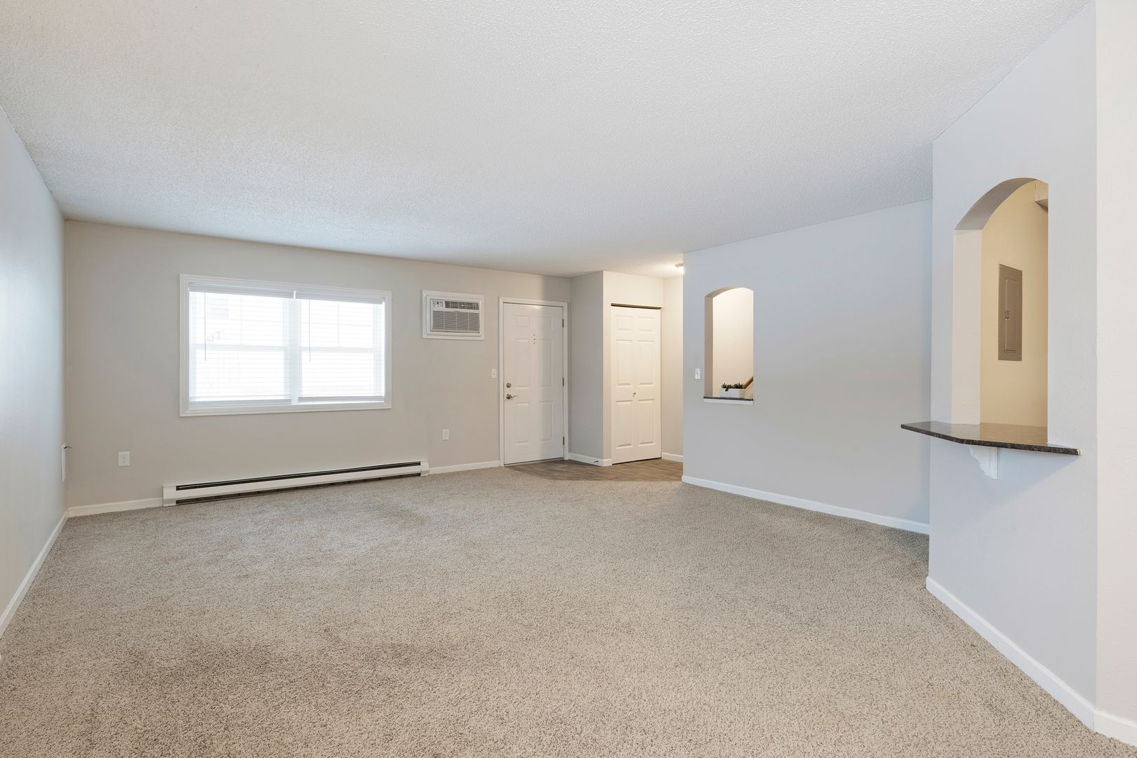 Rosemount Townhome: 14600 Shannon Pkwy