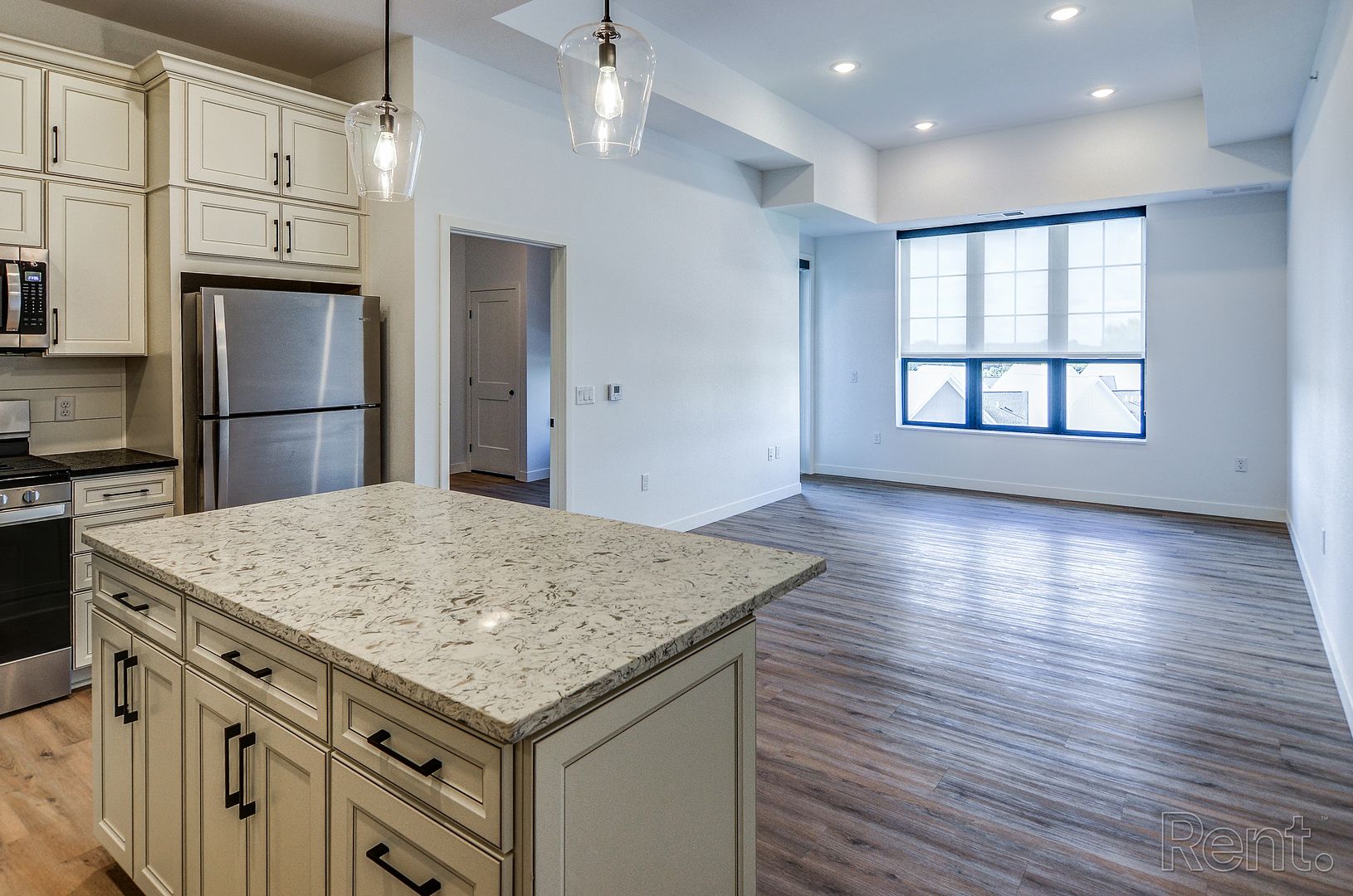 Vadnais Heights Townhome: 400 Oak Grove Lane