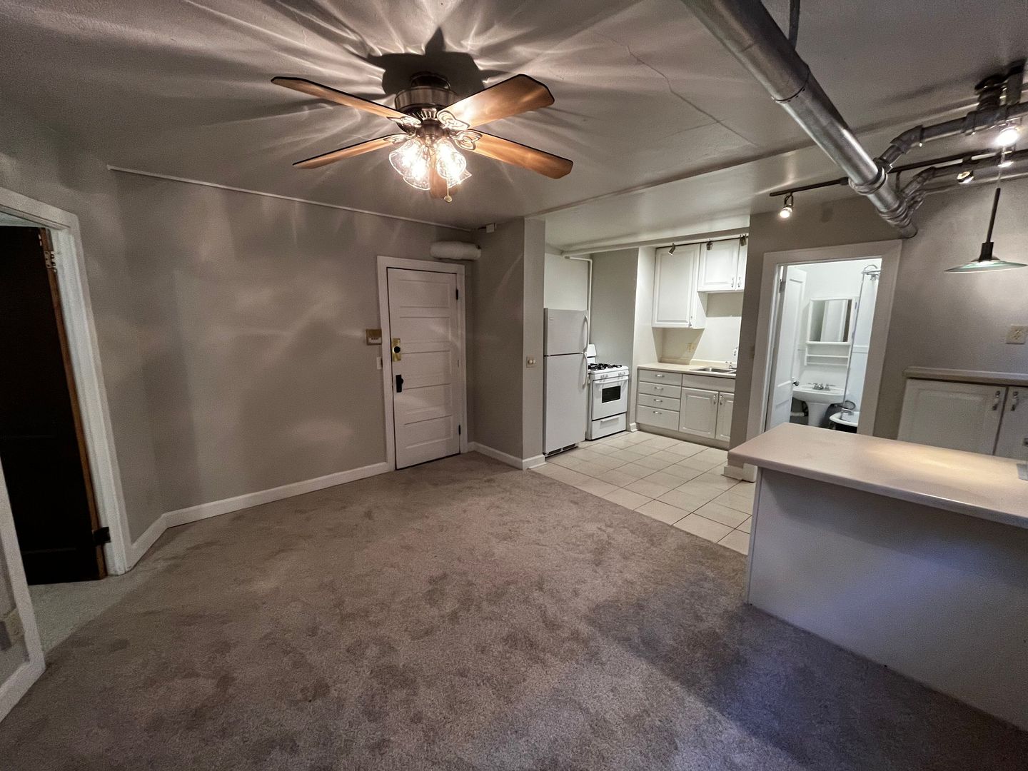 St. Paul Apartment: 1329 Grand Ave