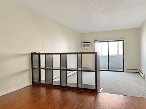 Spacious, Corner One-Bedroom Apartment, Lakewood Isles #106 – photo 1