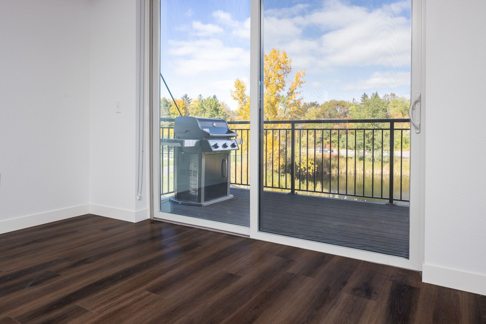 Vadnais Heights Townhome: 400 Oak Grove Lane
