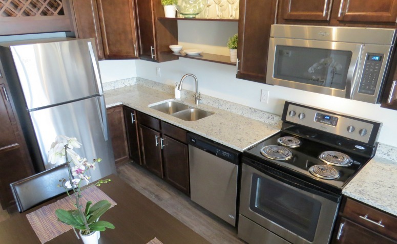 Eagan Apartment: 3435 Promenade Avenue