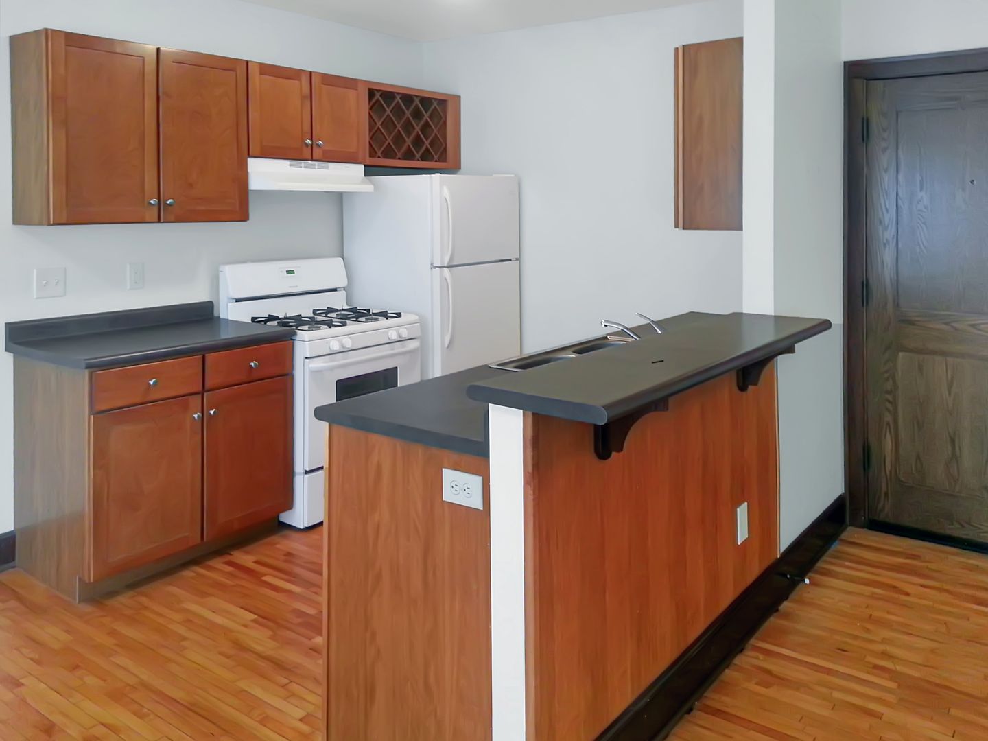 St Paul Apartment: 1325 Grand Ave