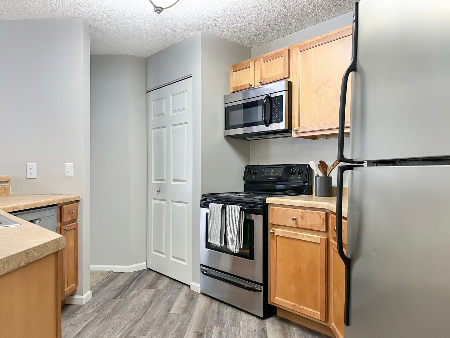 Minnetonka Apartment: 6100 Chasewood Pkwy