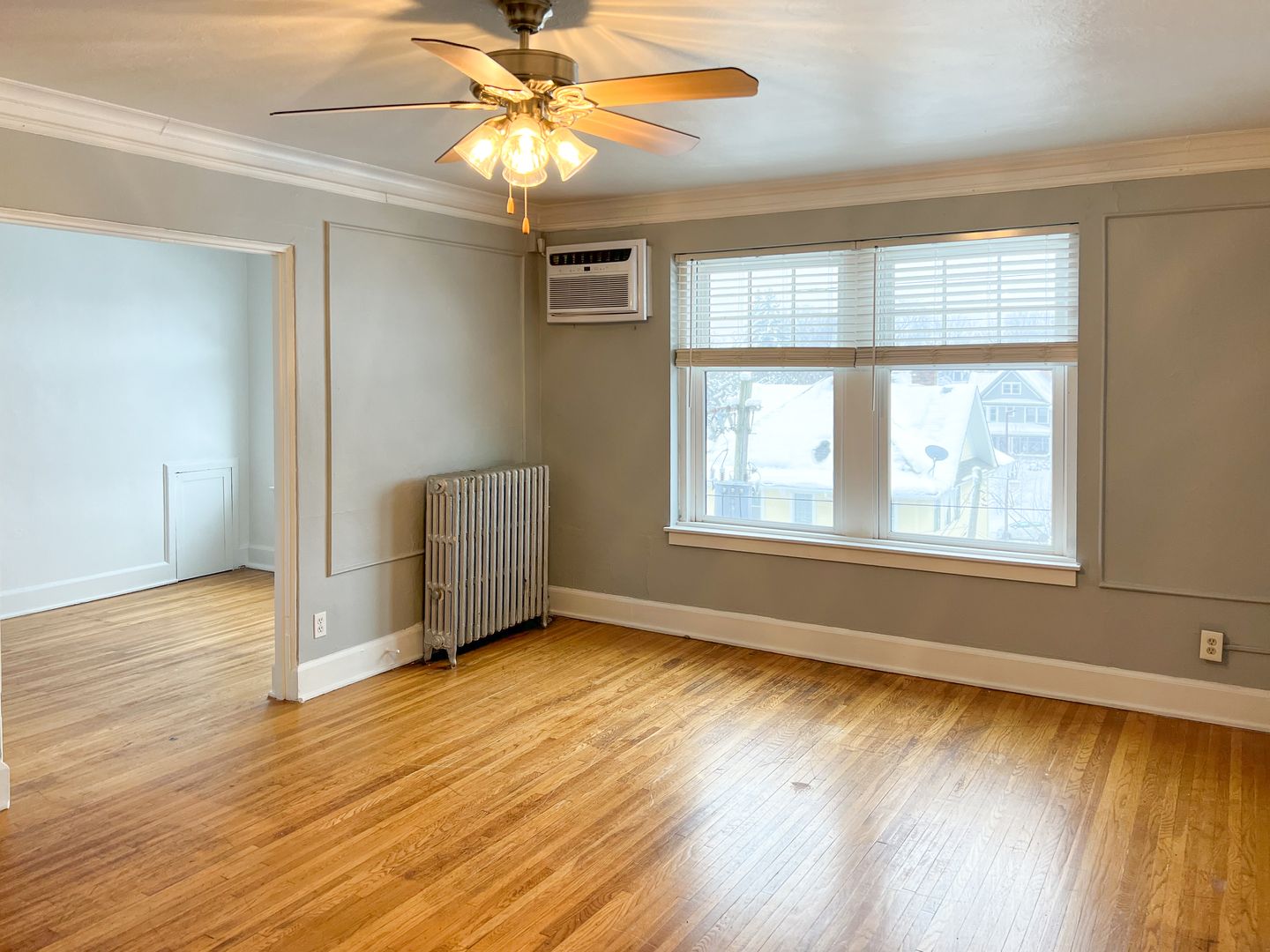St. Paul Apartment: 616 Summit Ave