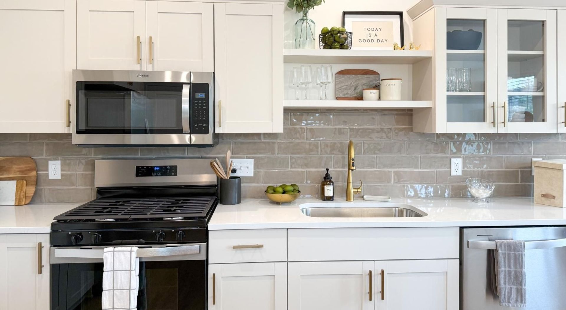 Mendota Heights Apartment: 765 South Plaza Drive