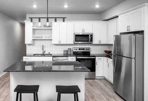 Top Floor 1-Bedroom Corner Unit W/ Balcony at Metric Apartments! - 502 – photo 1