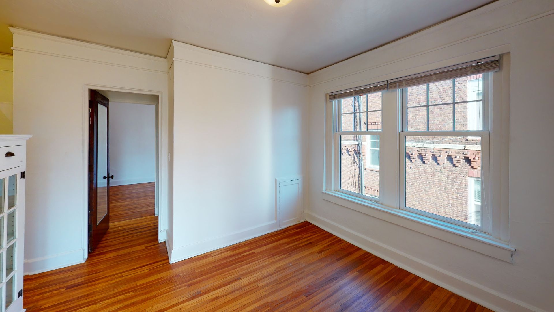 St. Paul Apartment: 616 Summit Ave