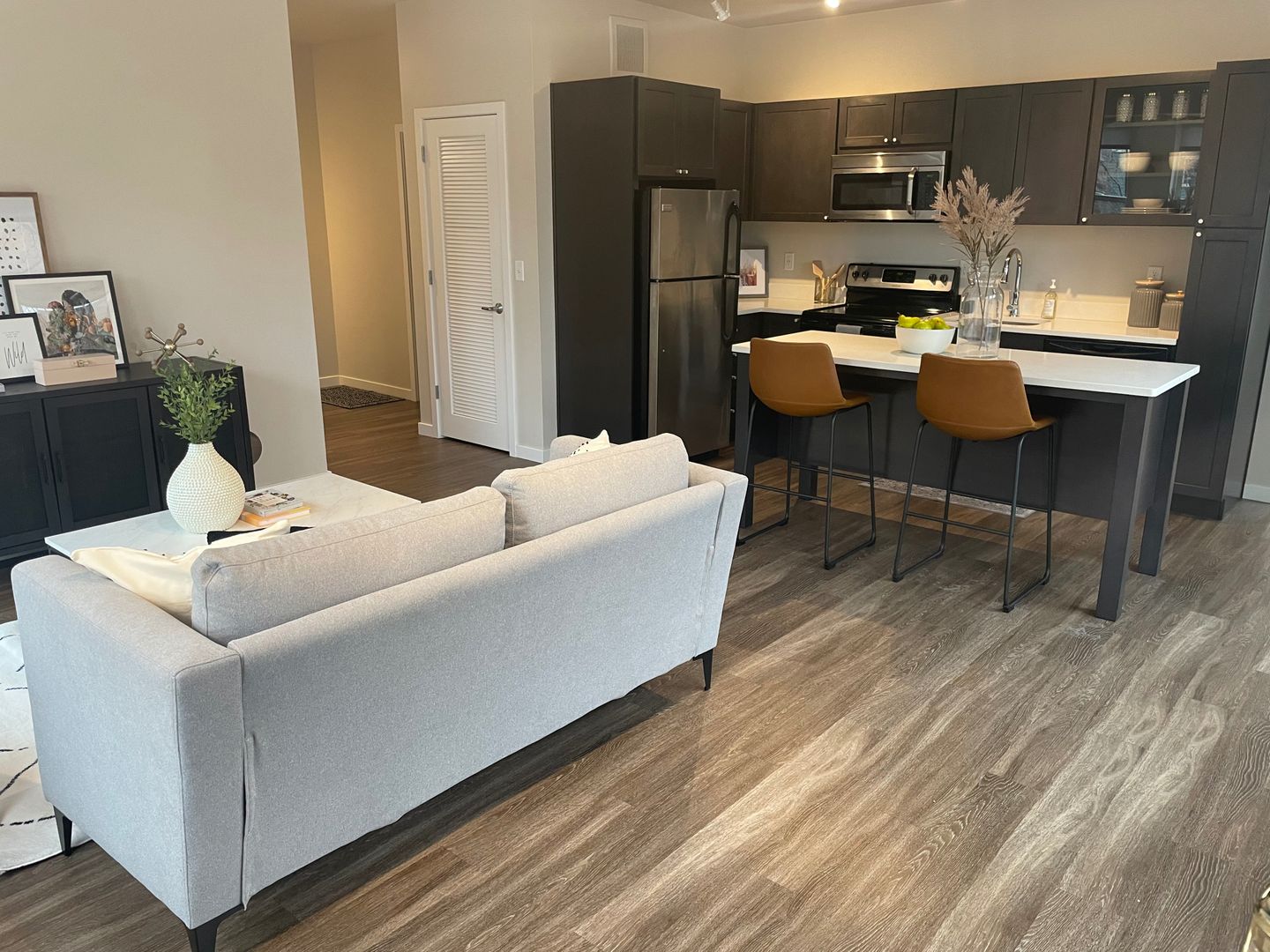 Minneapolis Apartment: 1006 West 24th Street