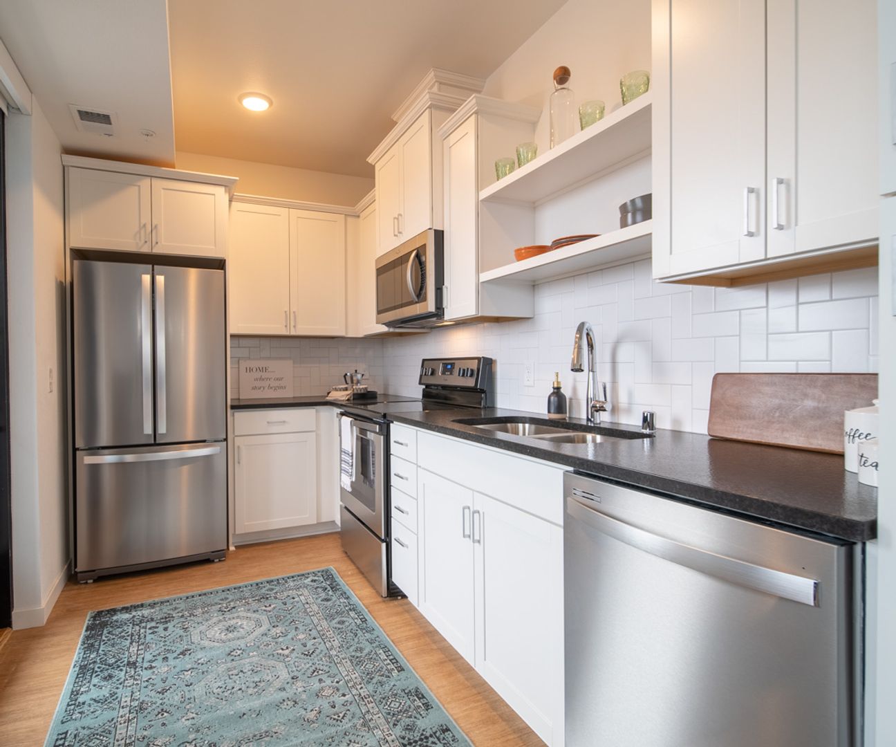 St. Paul Apartment: 35 Syndicate St S