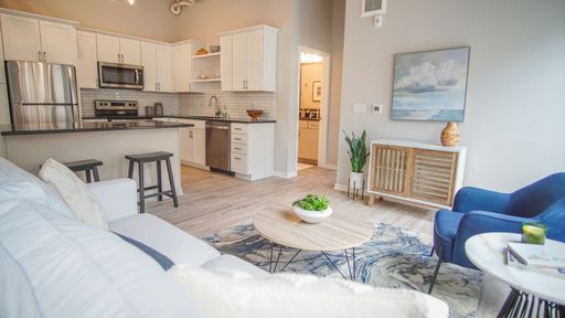 Corner unit on the 1st floor at Metric Apartments! #104 – photo 1