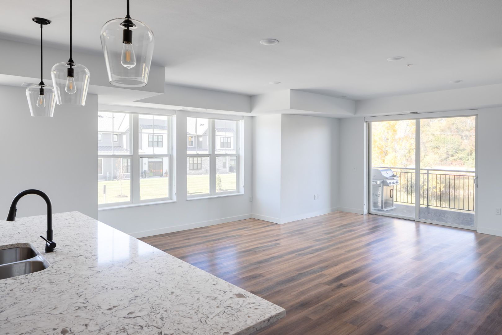 Vadnais Heights Townhome: 400 Oak Grove Lane