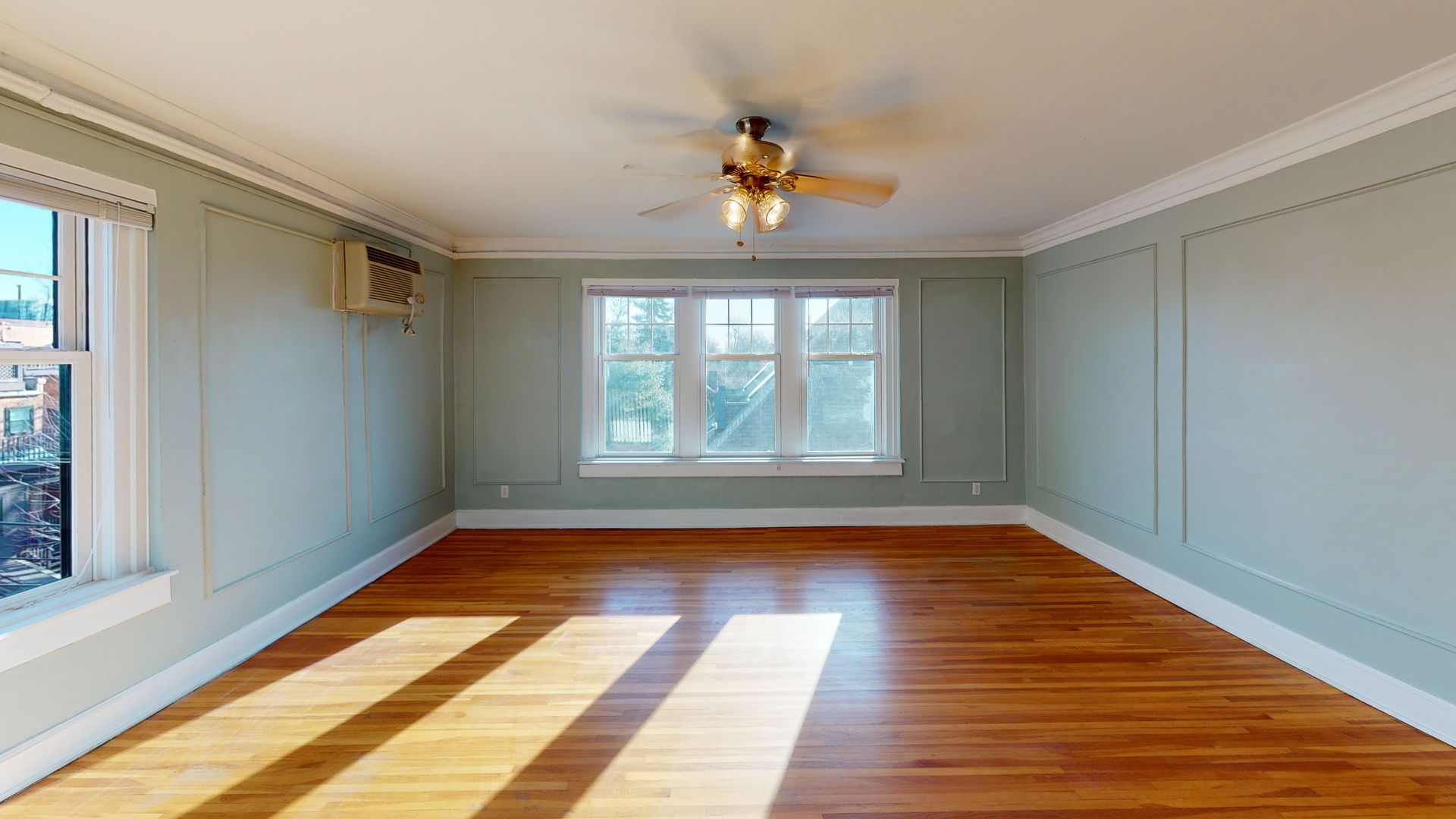 St. Paul Apartment: 616 Summit Ave