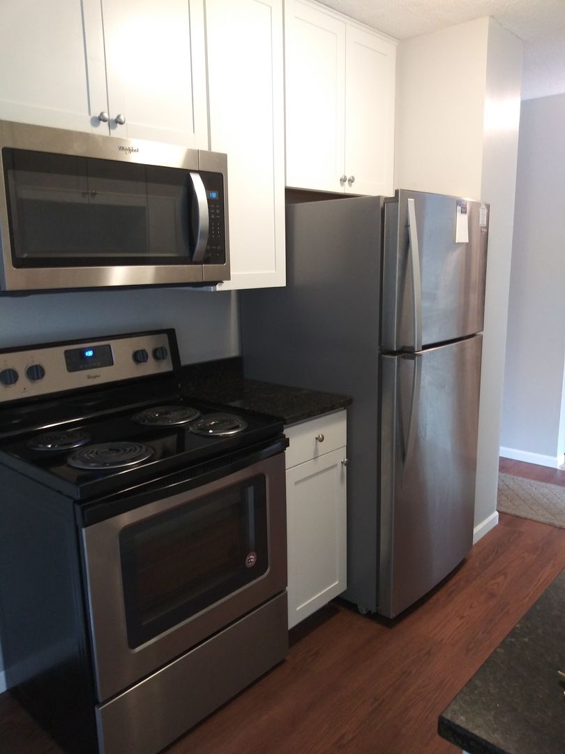 Eagan Apartment: 3898 S Valley View Dr