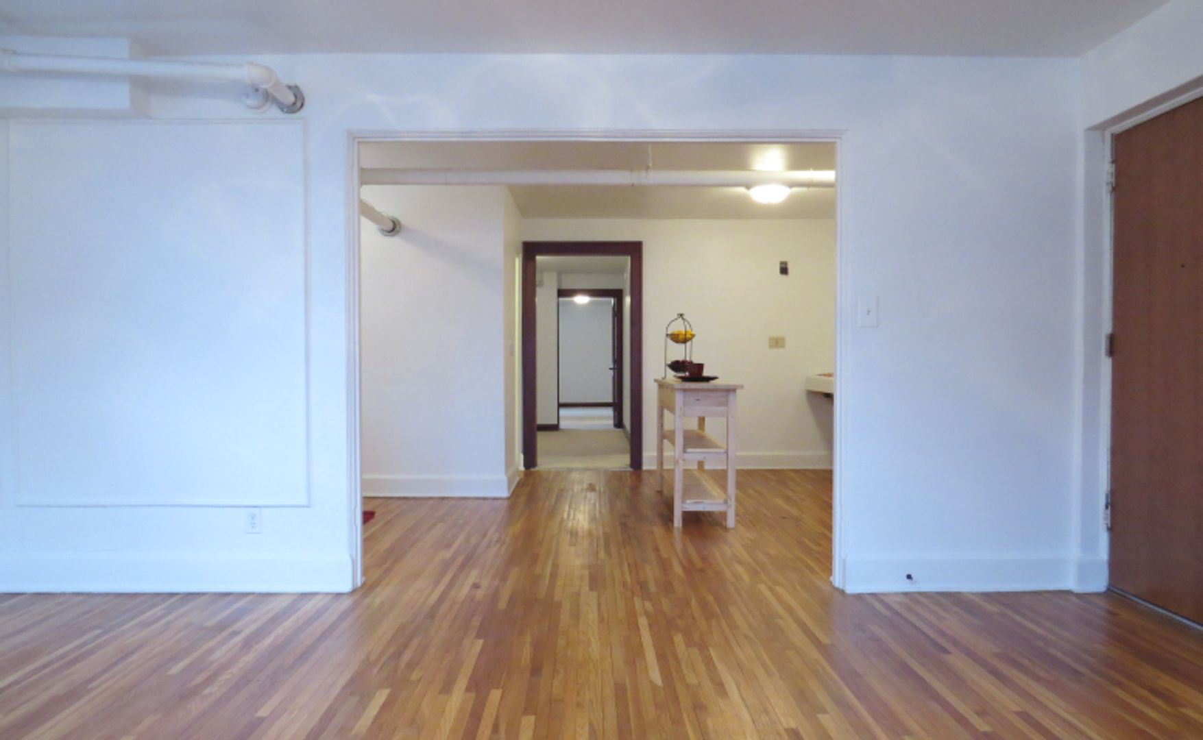 St. Paul Apartment: 616 Summit Ave