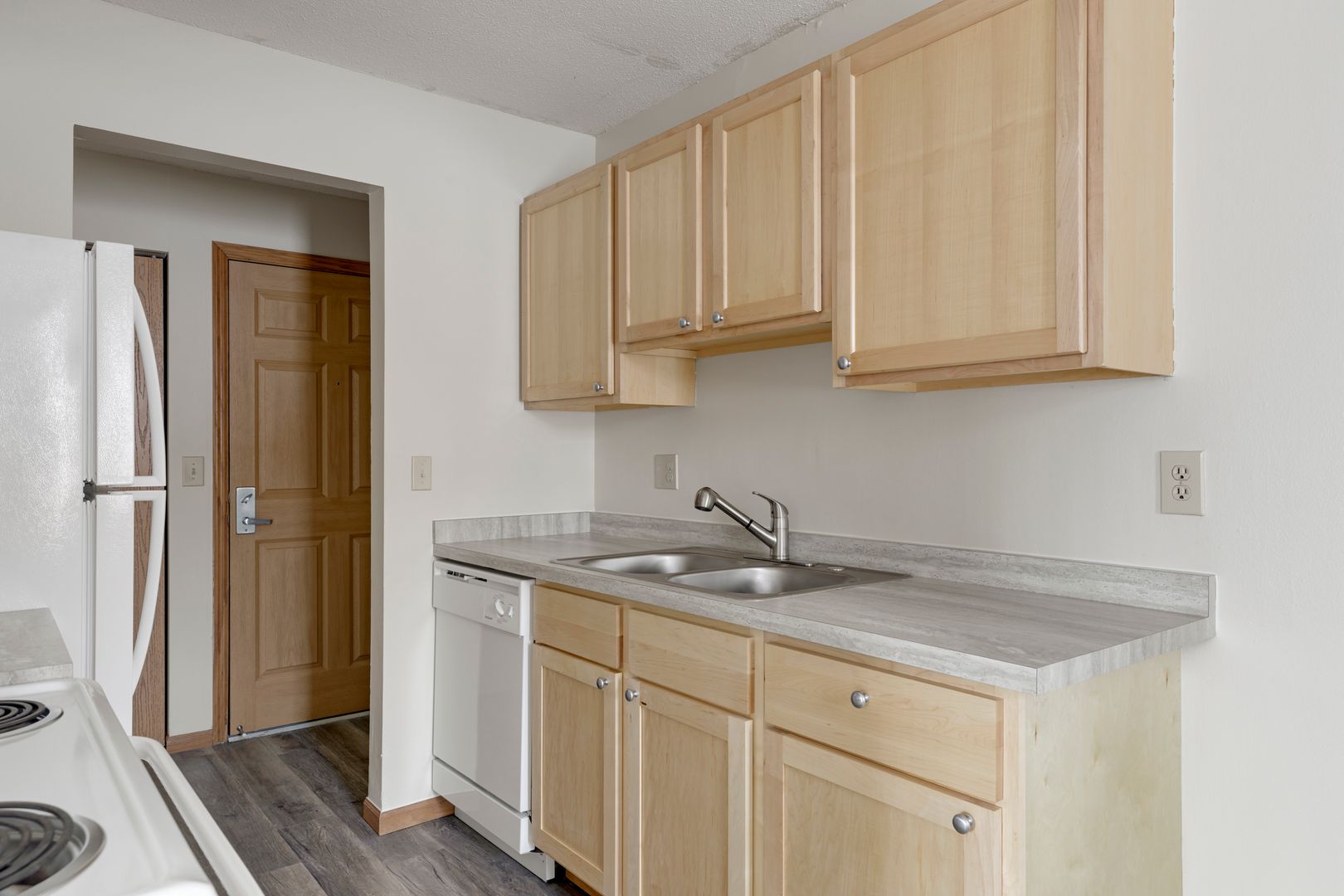 Eagan Apartment: 3898 S Valley View Dr