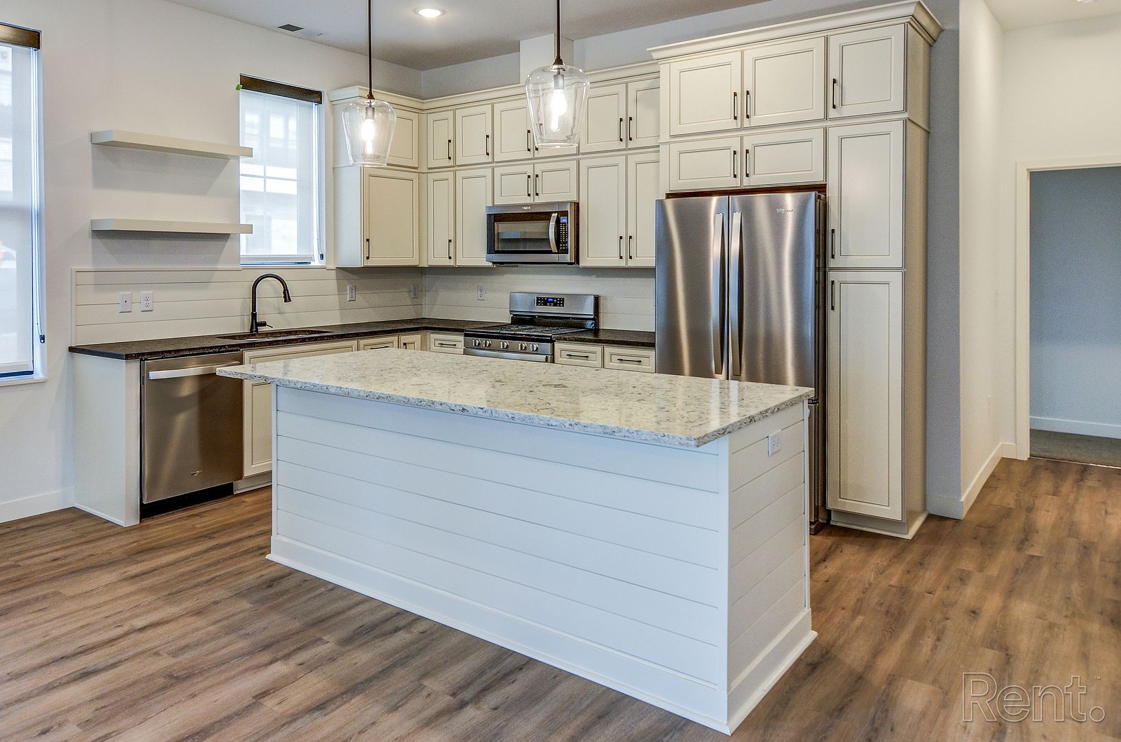 Vadnais Heights Townhome: 400 Oak Grove Lane