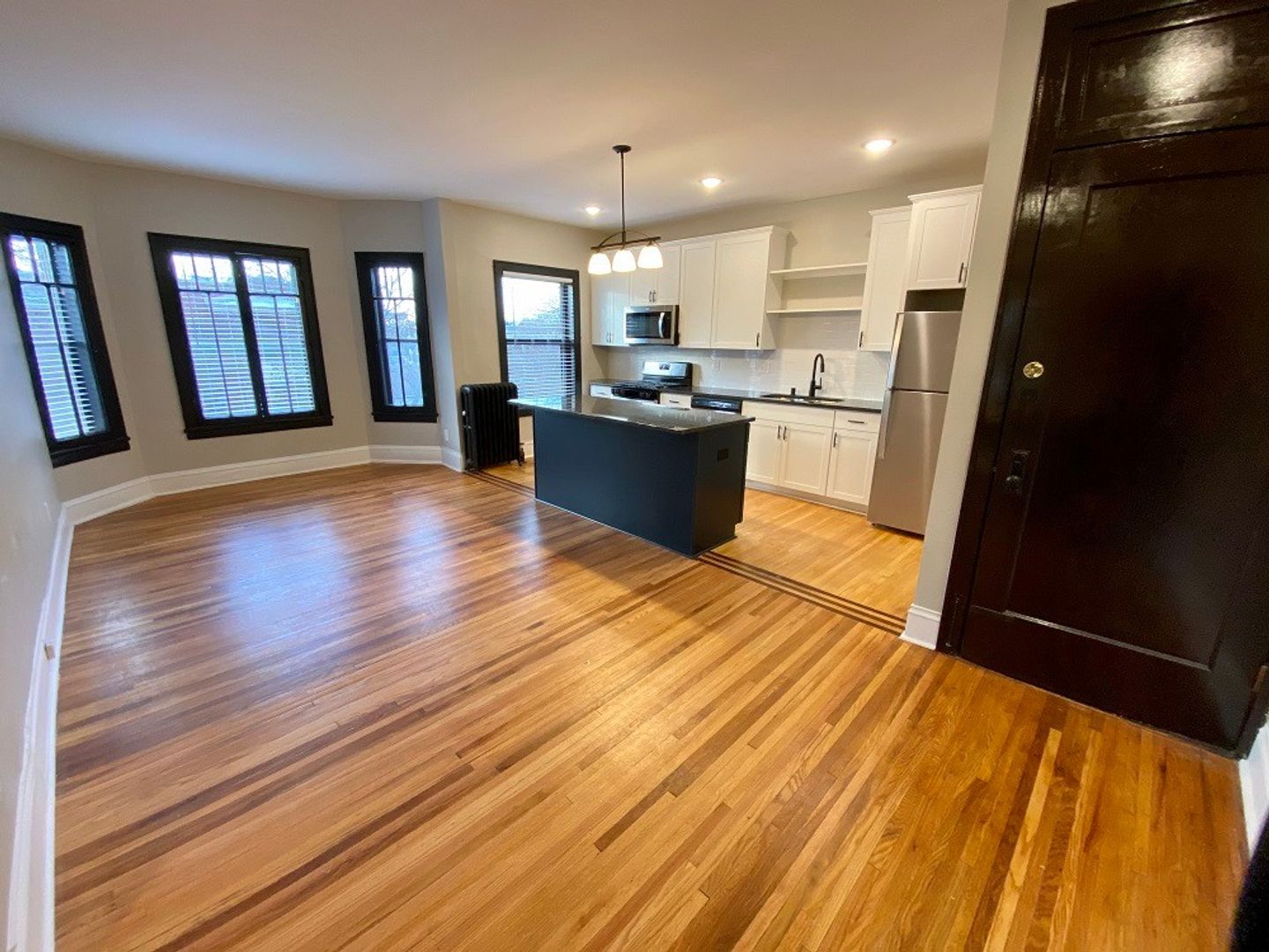 St Paul Apartment: 136 Western N