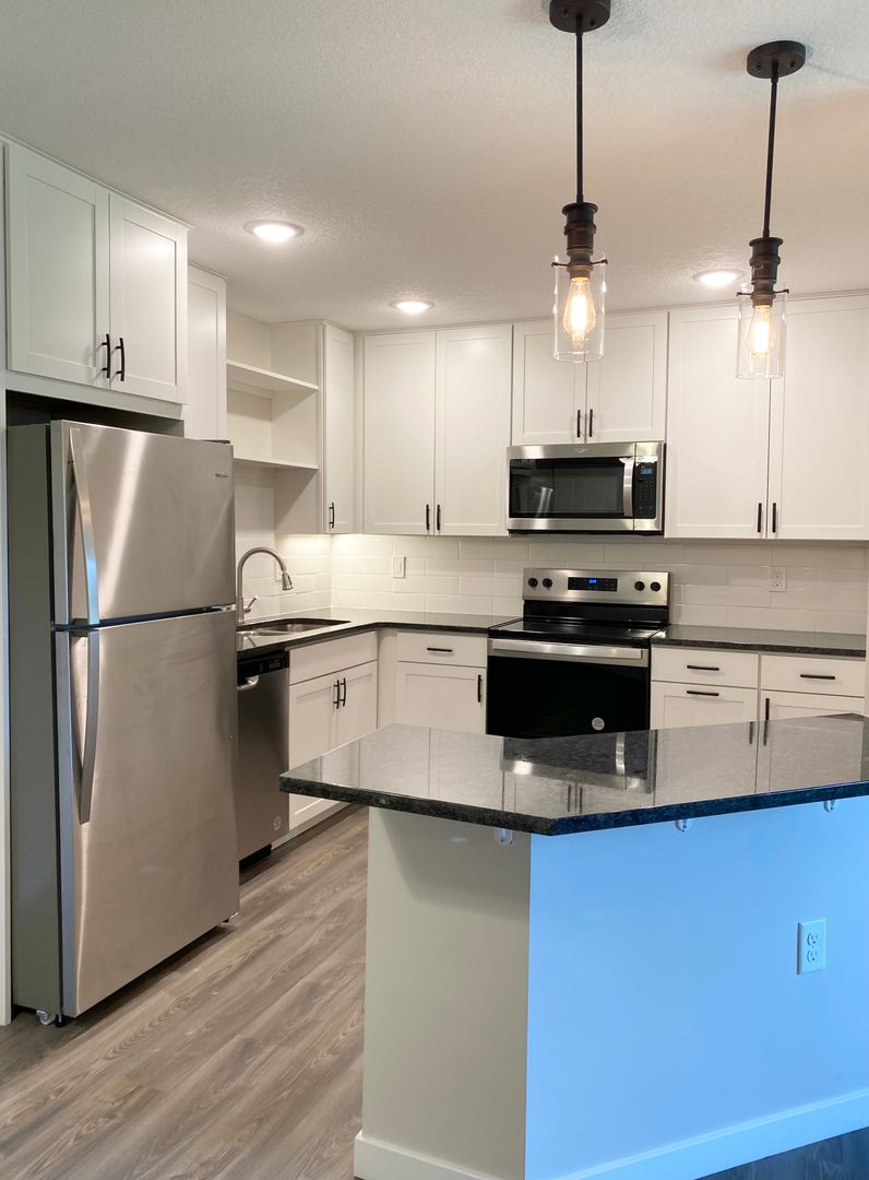 Rosemount Townhome: 14600 Shannon Pkwy