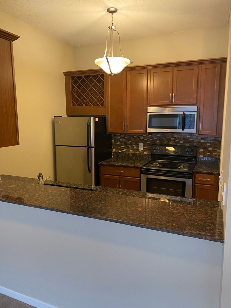 Minnetonka Apartment: 6100 Chasewood Pkwy