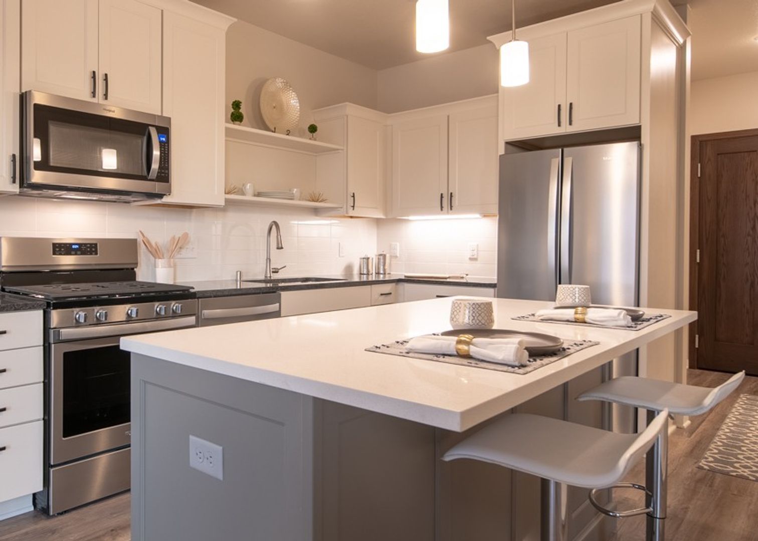 Mendota Heights Apartment: 720 S Plaza Way