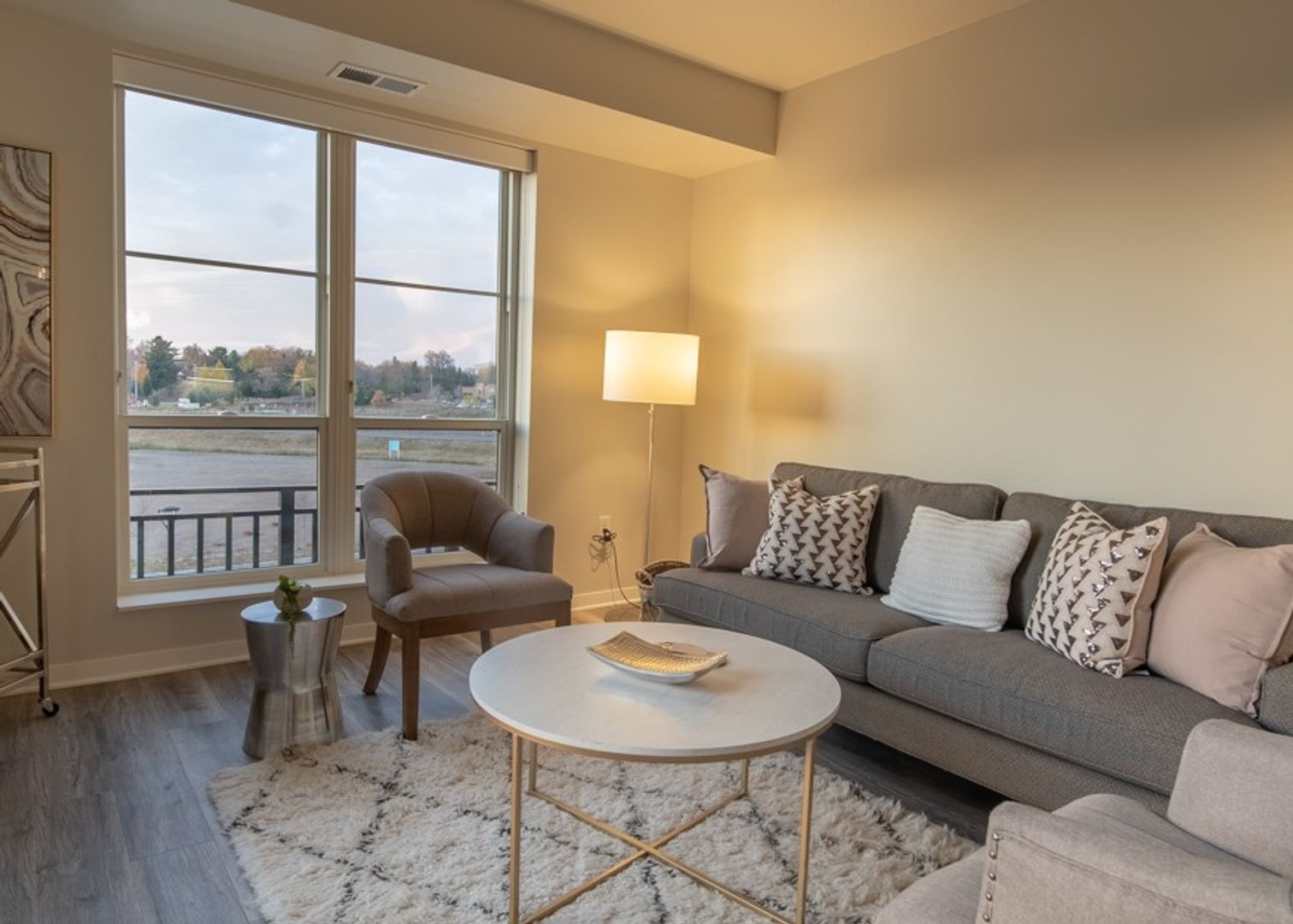 Mendota Heights Apartment: 720 S Plaza Way